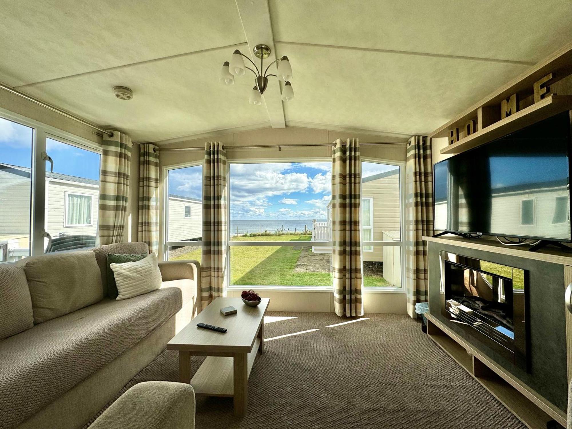 New Sea View Platinum Caravan With Huge Decking Ньюкасл-апон-Тайн Экстерьер фото